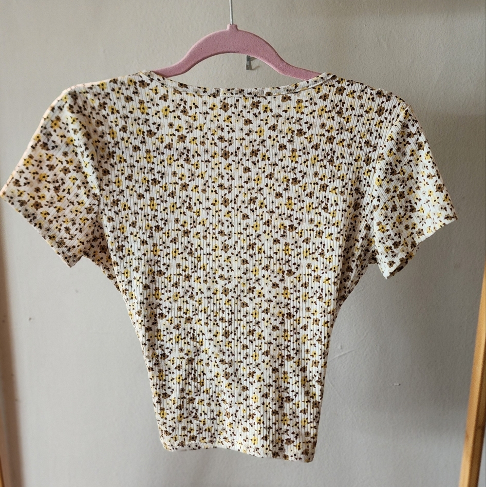 Rebellious Dreamer Floral Crop Top Size Small - Picture 4 of 4